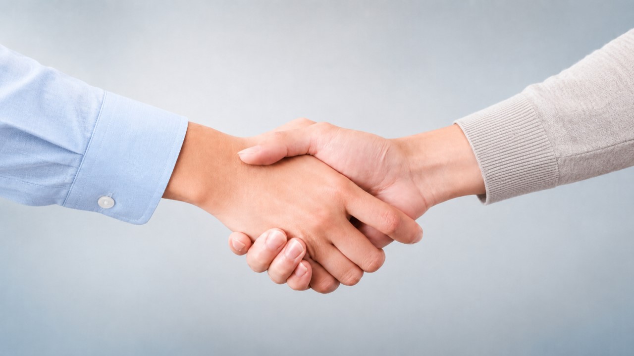 Un apretón de manos: la diferencia entre contratar un proveedor y trabajar con un partner de crecimiento.